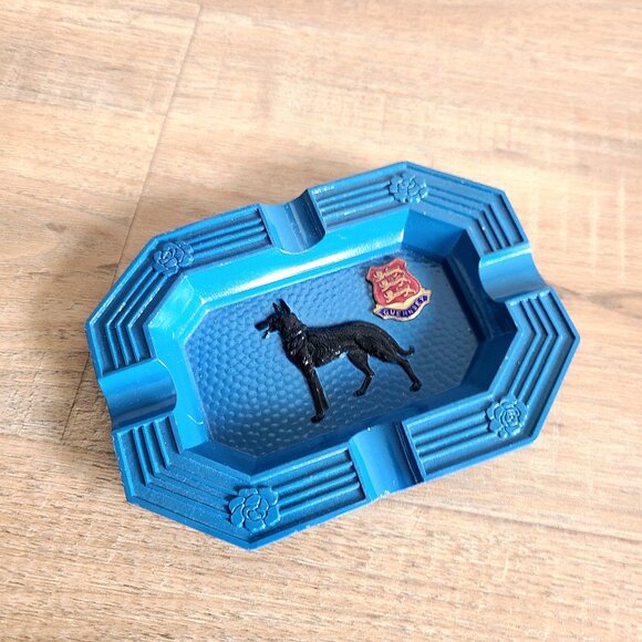 Guernsey metal ashtray with dog design. - Picture 1 of 4